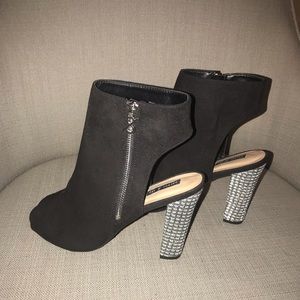 Parker & Sky Black & Silver Block Heels